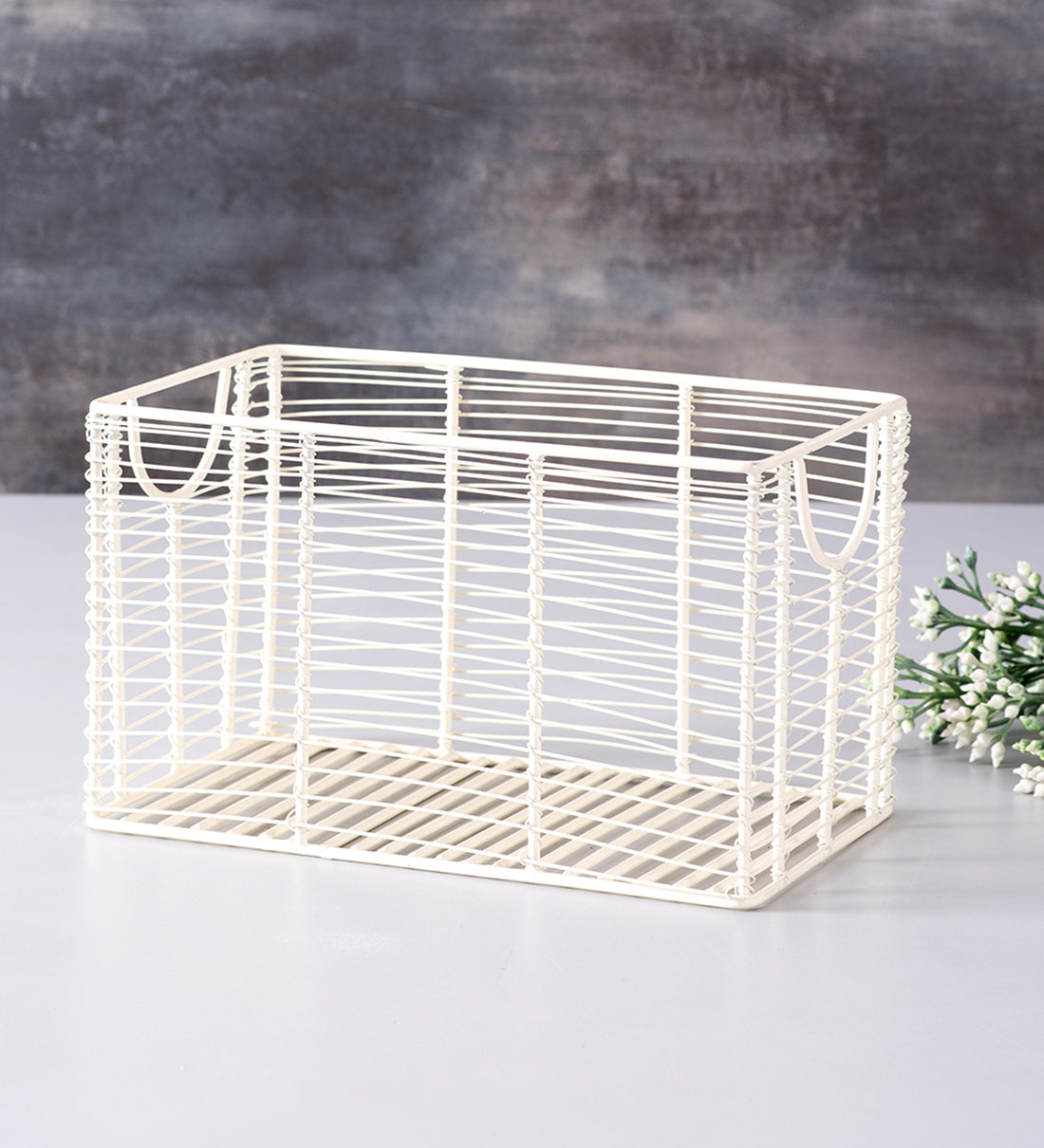 Cache rectangle wire basket in Ivory Color