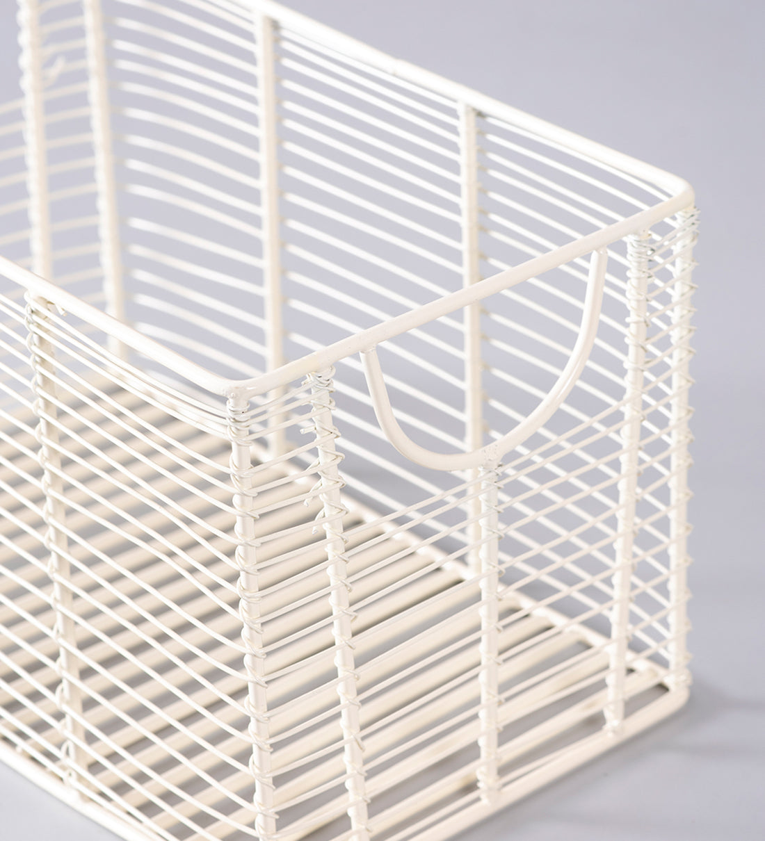 Cache rectangle wire basket in Ivory Color