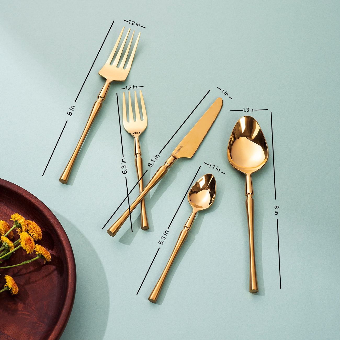 Graceful Contours: Set of 5 Cutlery with Curvy Handles