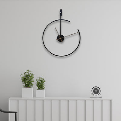 Frosted Iron Timepiece Wall Clock