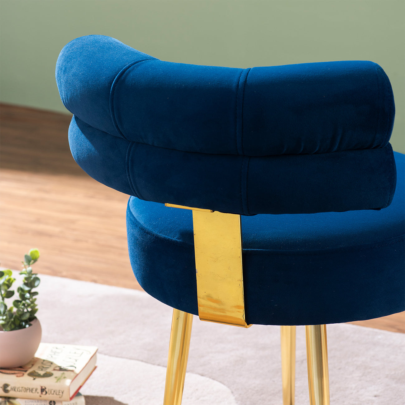 The Sapphire Escape Lounge Chair