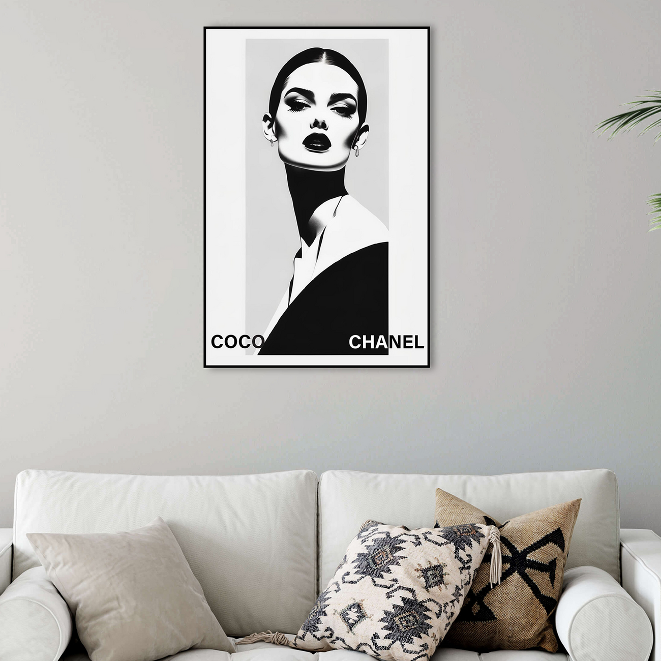 Striking Black Lips: Elegance Captured Canvas Wall Painting