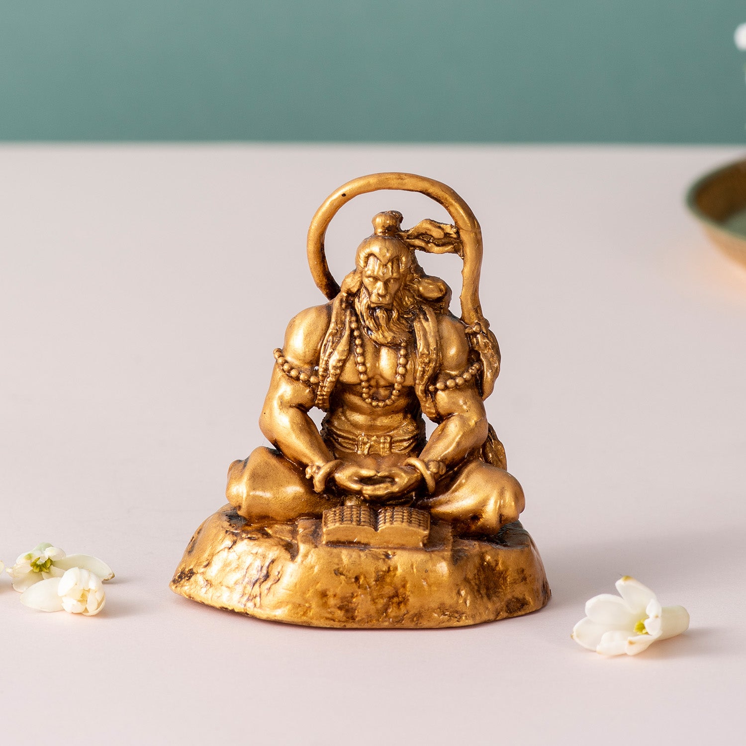 Hanuman: Strength and Devotion Statue Gold