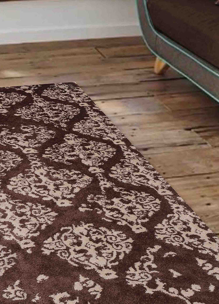 Ornate Brown Rug for Elegance