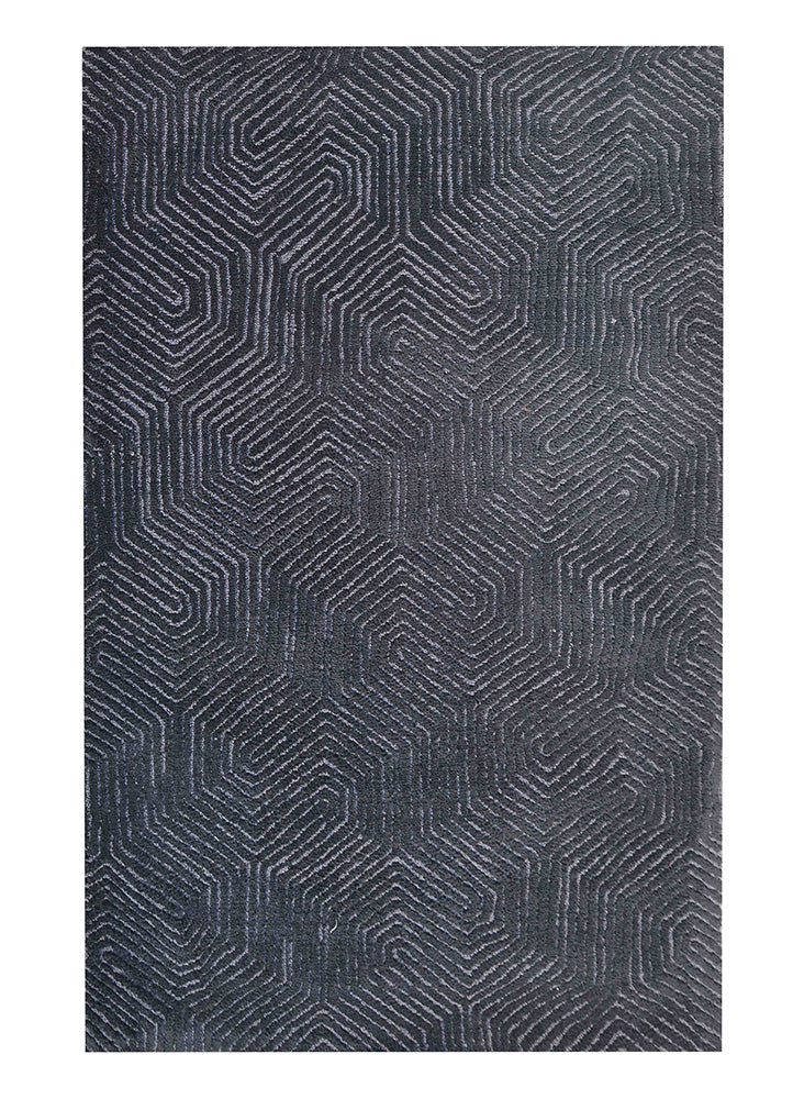 Elegant Black Geometric Pattern Rug