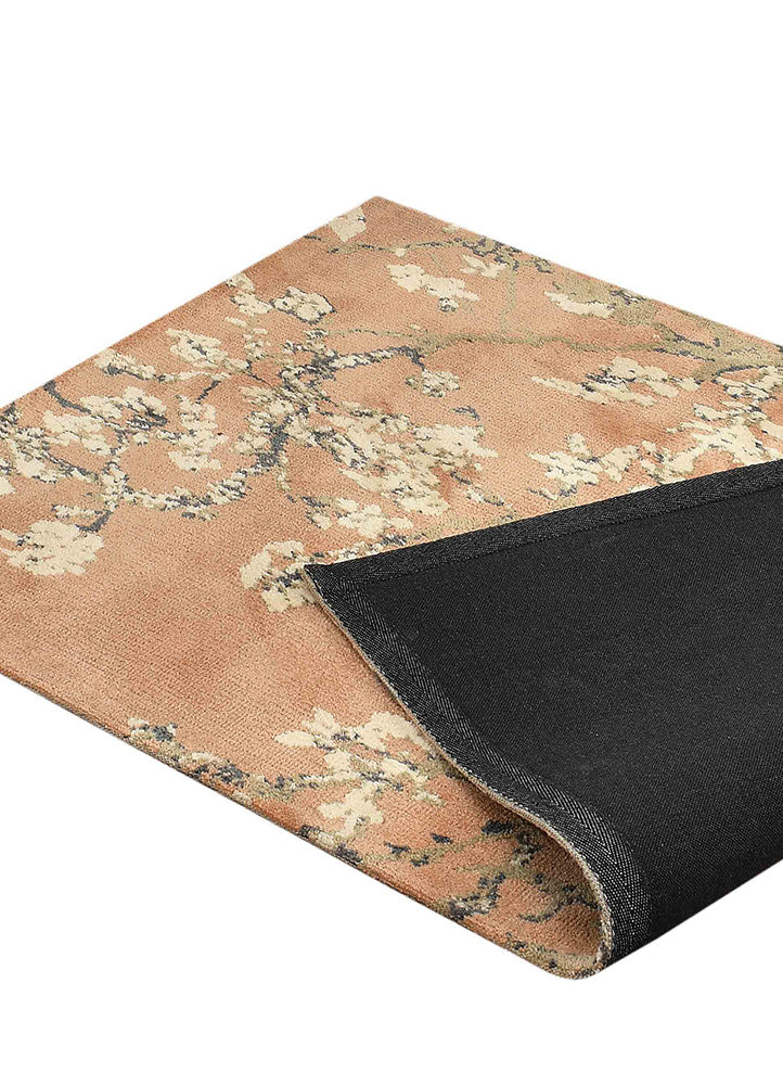 Stylish and Comfortable Abstract Curated Rug