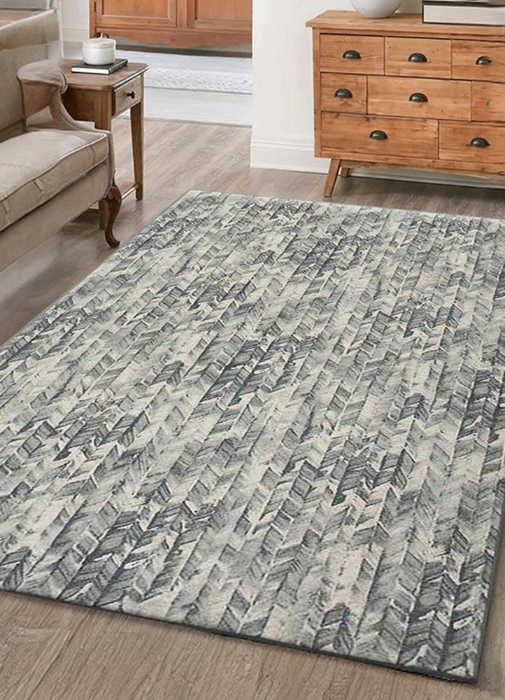 Elegant Gray and White Rug