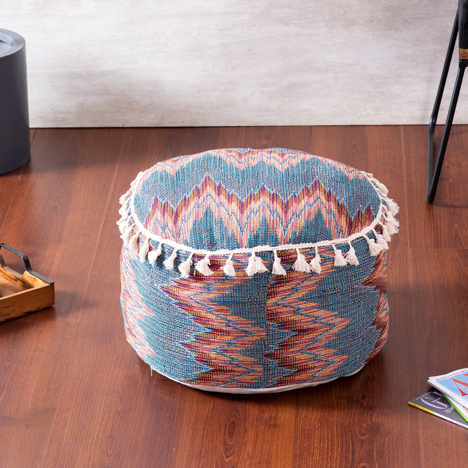 storage pouffe